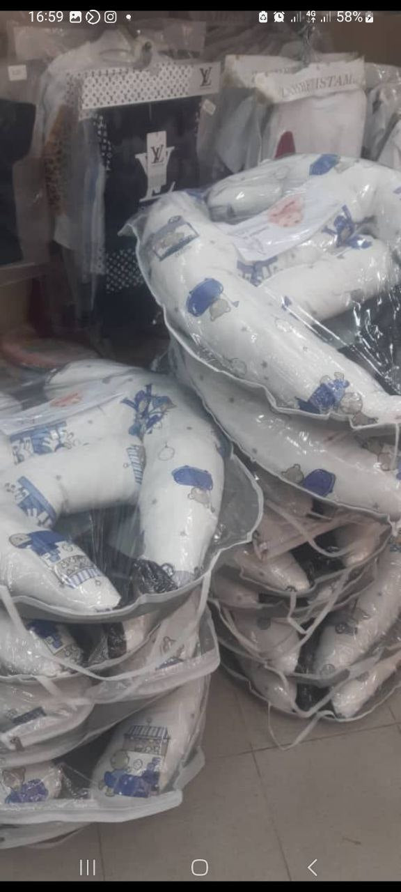 الوسادة الخاصة بالأطفال في السيارة